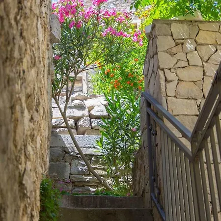 Mediterranean Terrace Apartment With Bikes & Sup Skradin Exterior photo