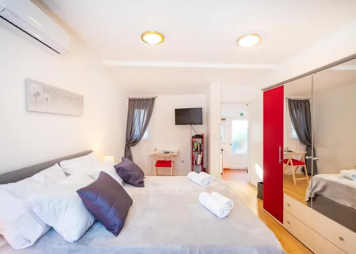 Mediterranean Terrace Apartment With Bikes & Sup