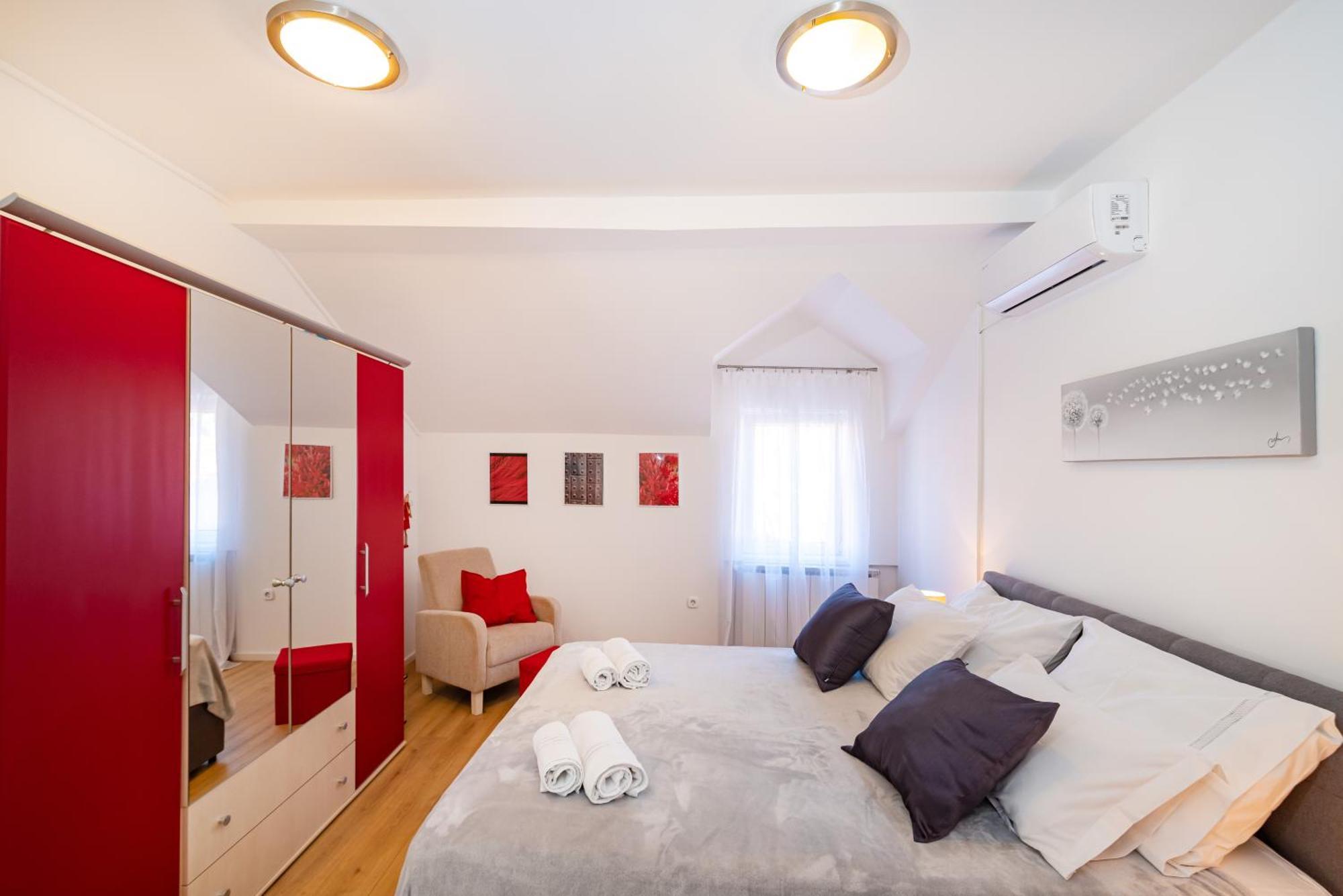 Apartment Mediterranean Terrace With Bikes & Sup